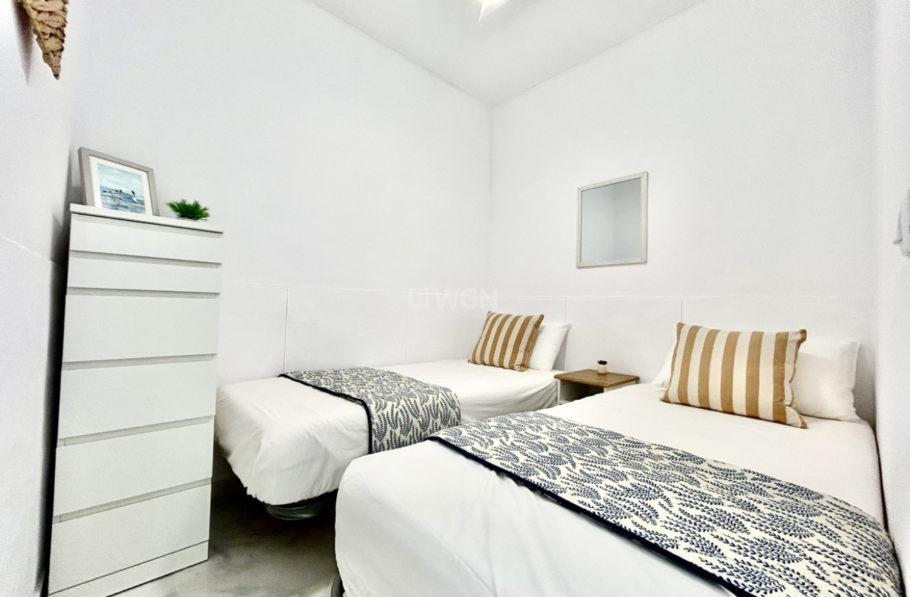 Resale - Apartment / flat - La Zenia - Costa Blanca