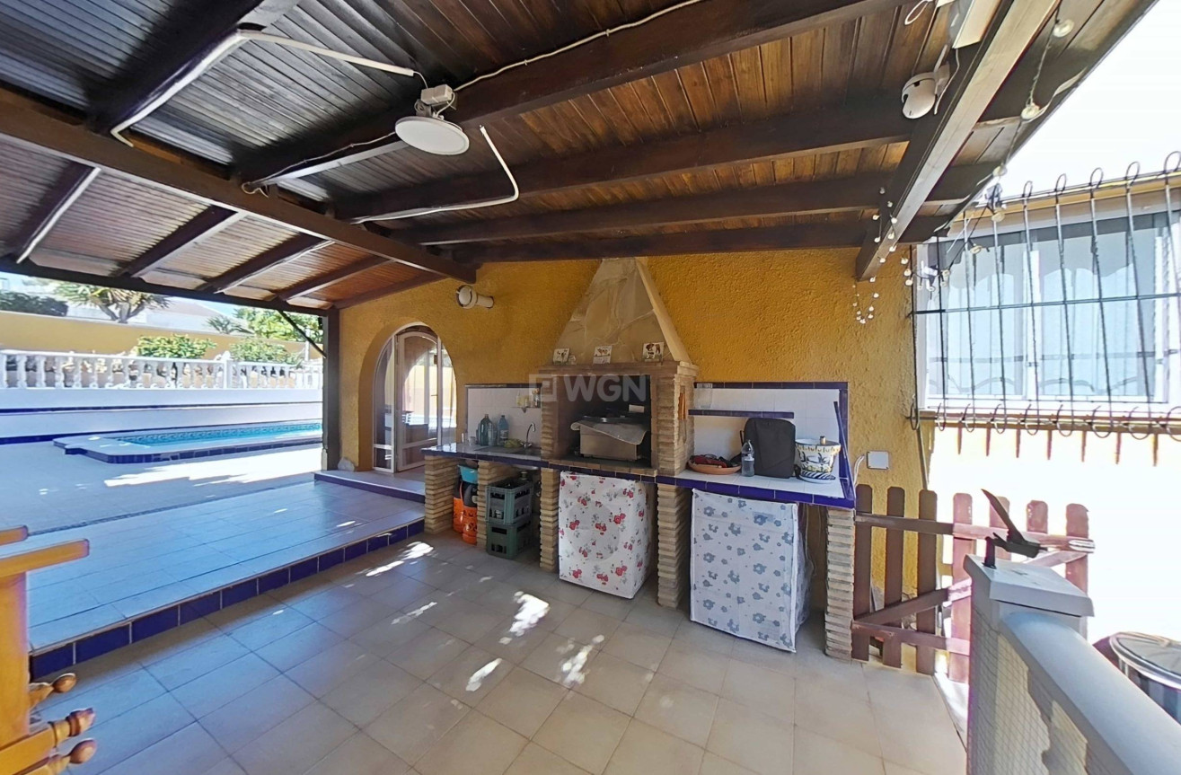 Reventa - Villa - Torrevieja - Los Balcones