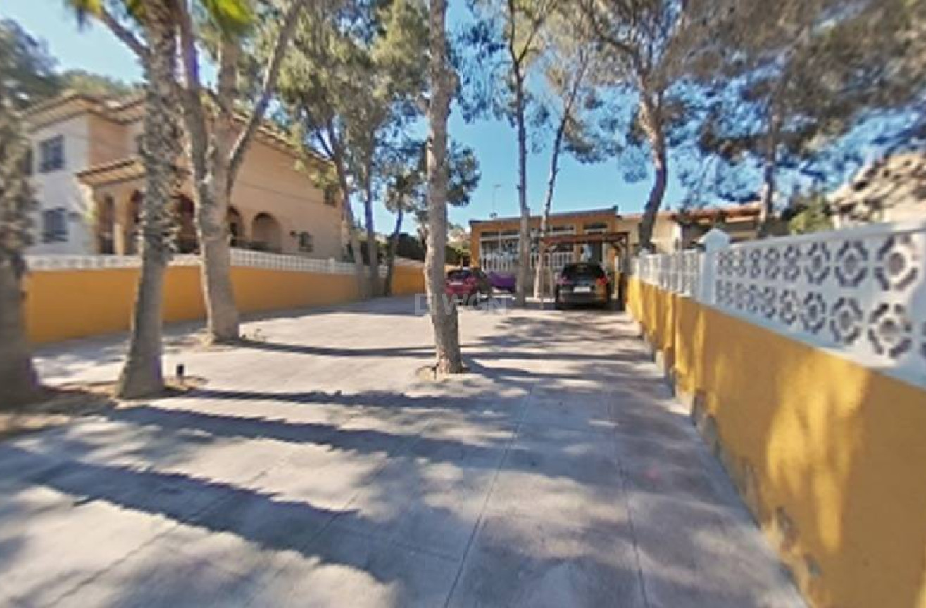 Reventa - Villa - Torrevieja - Los Balcones