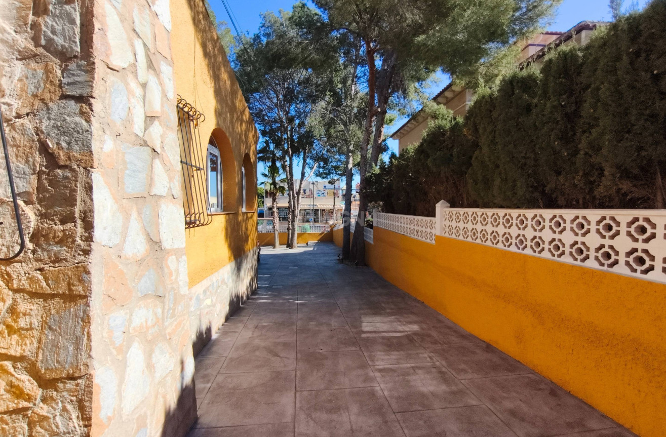 Reventa - Villa - Torrevieja - Los Balcones