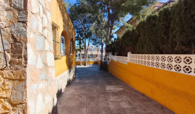 Wiederverkauf - Villa - Torrevieja - Los Balcones