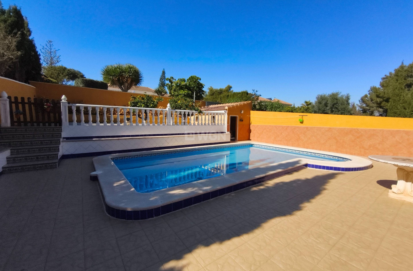 Reventa - Villa - Torrevieja - Los Balcones