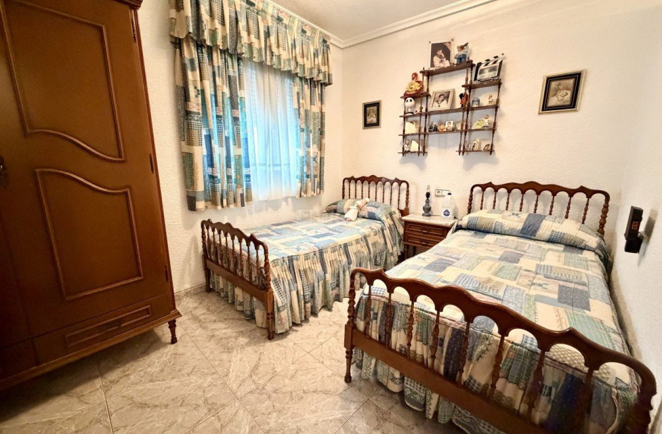 Resale - Apartment / flat - Torrevieja - Costa Blanca