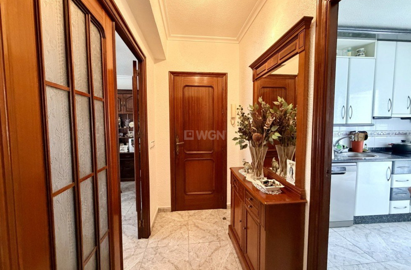 Resale - Apartment / flat - Torrevieja - Costa Blanca