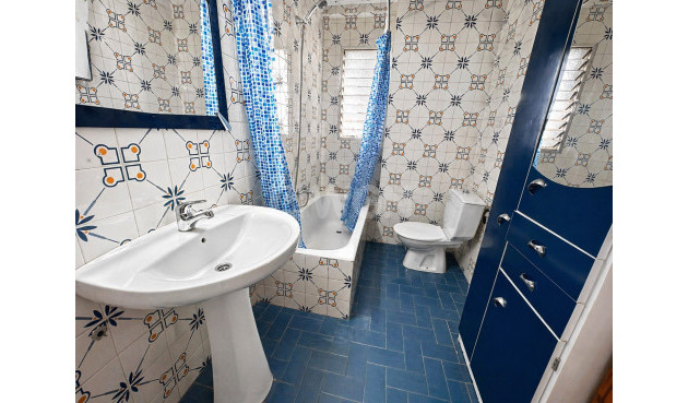 Odsprzedaż - Mieszkanie w bloku - Torrevieja - Costa Blanca