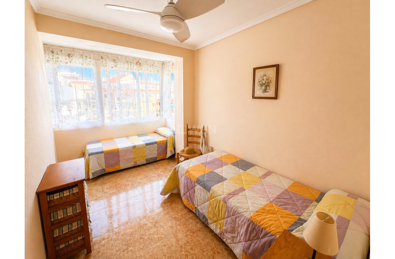 Odsprzedaż - Mieszkanie w bloku - Torrevieja - Costa Blanca