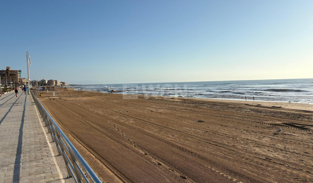 Odsprzedaż - Mieszkanie w bloku - Torrevieja - Costa Blanca