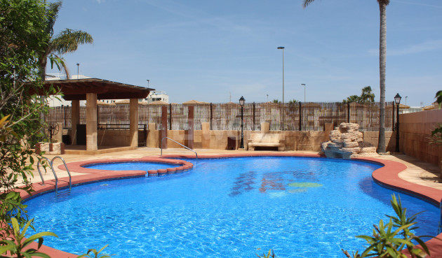 Odsprzedaż - Villa - Villamartin - Costa Blanca