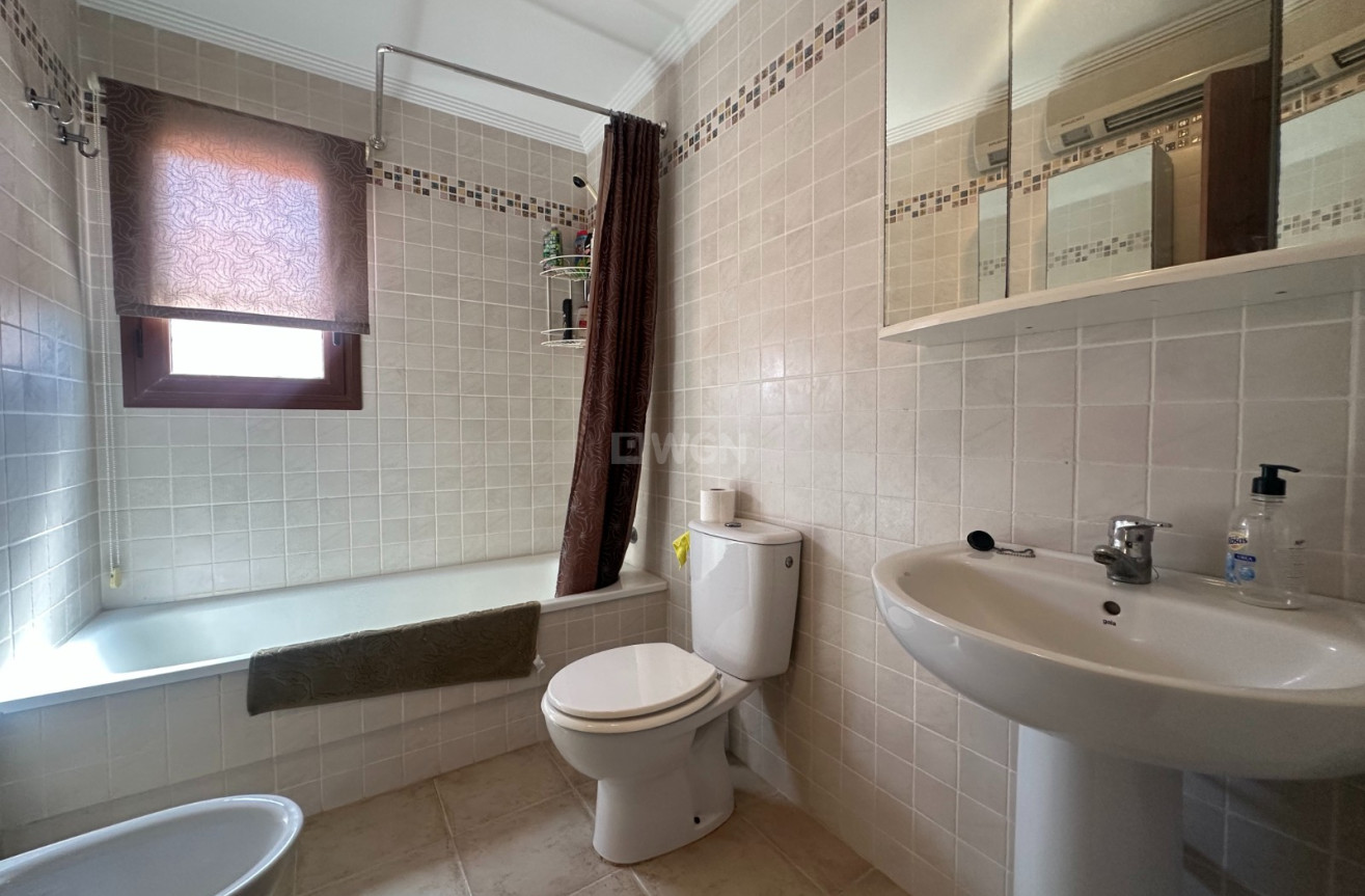 Odsprzedaż - Mieszkanie w bloku - Torrevieja - Costa Blanca