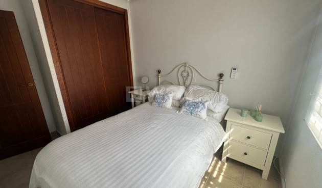 Odsprzedaż - Mieszkanie w bloku - Torrevieja - Costa Blanca