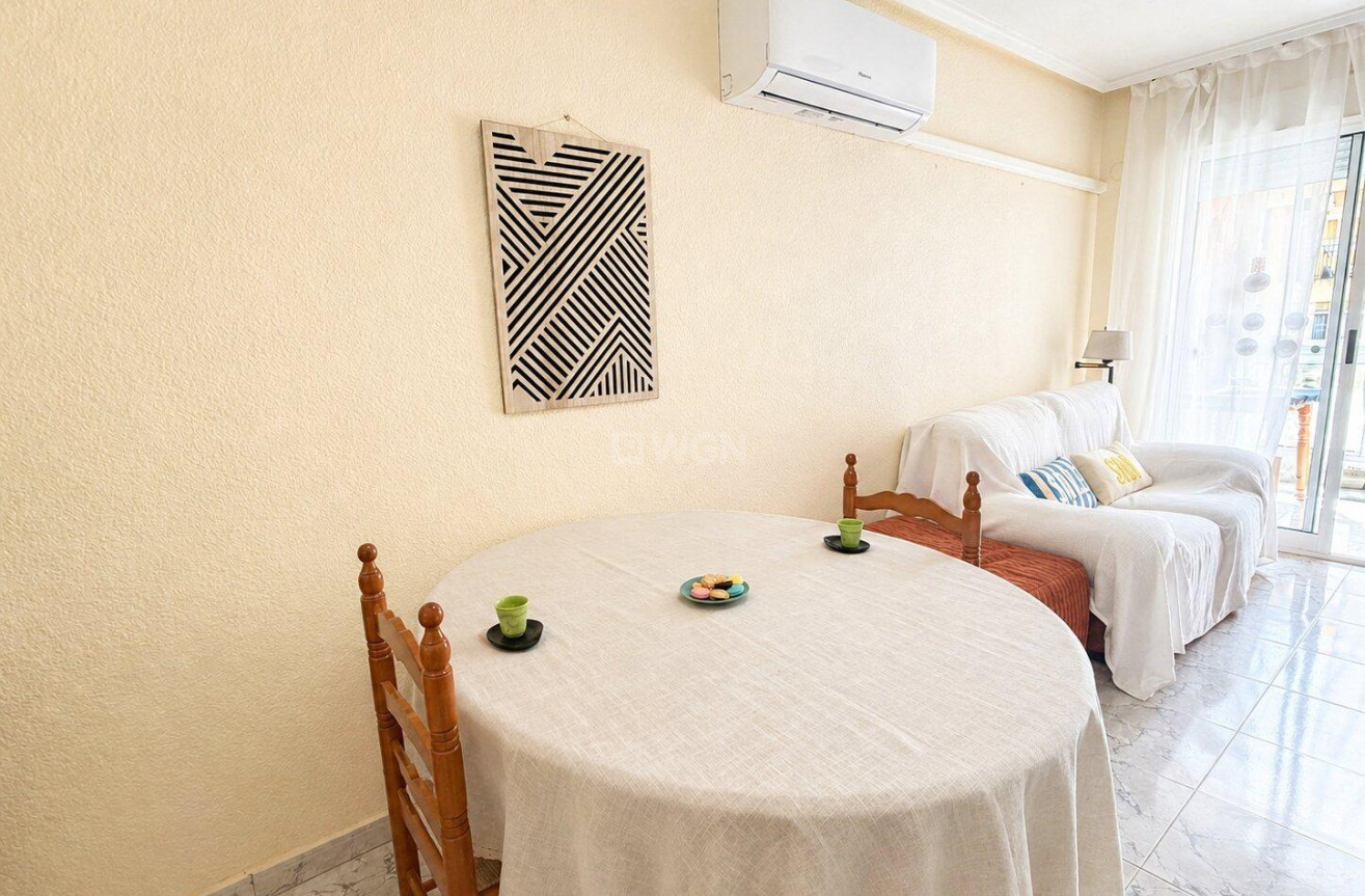 Odsprzedaż - Mieszkanie w bloku - Torrevieja - Habaneras