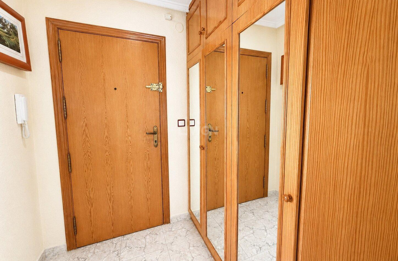 Odsprzedaż - Mieszkanie w bloku - Torrevieja - Habaneras