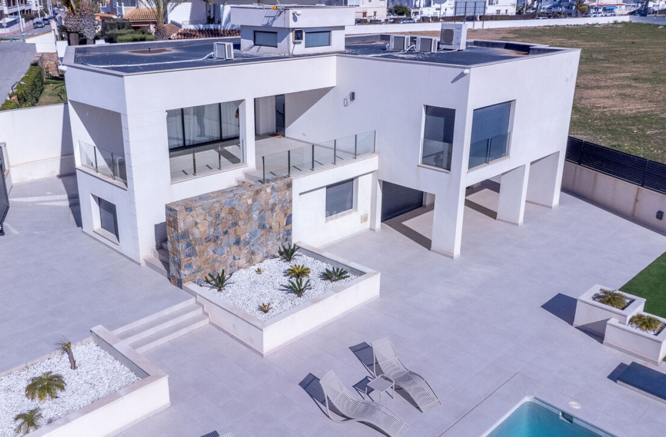 Odsprzedaż - Villa - Torrevieja - La Valeta