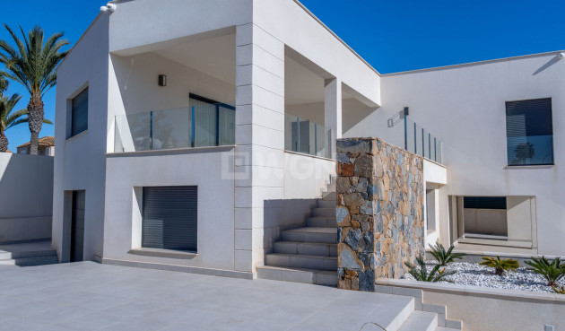 Odsprzedaż - Villa - Torrevieja - La Valeta