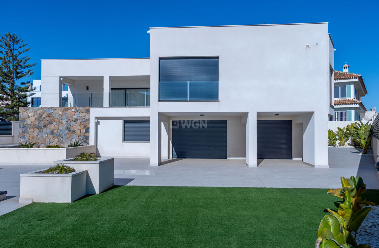 Odsprzedaż - Villa - Torrevieja - La Valeta