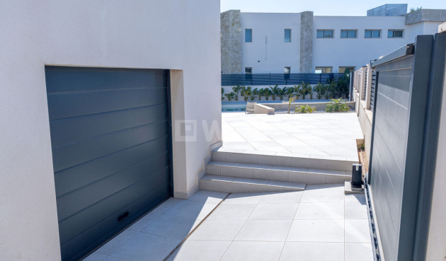 Odsprzedaż - Villa - Torrevieja - La Valeta