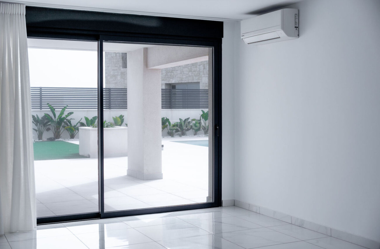 Odsprzedaż - Villa - Torrevieja - La Valeta