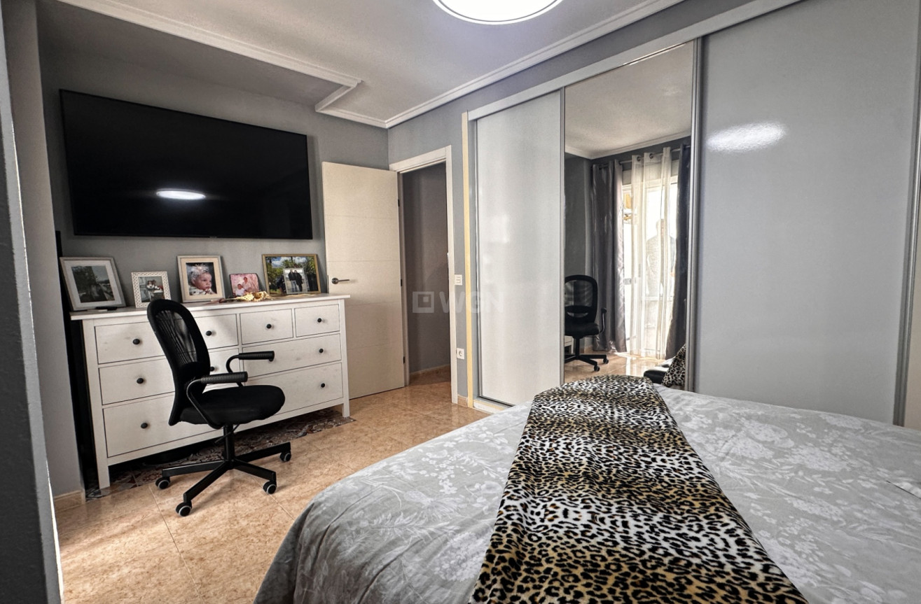 Odsprzedaż - Mieszkanie w bloku - Torrevieja - Costa Blanca