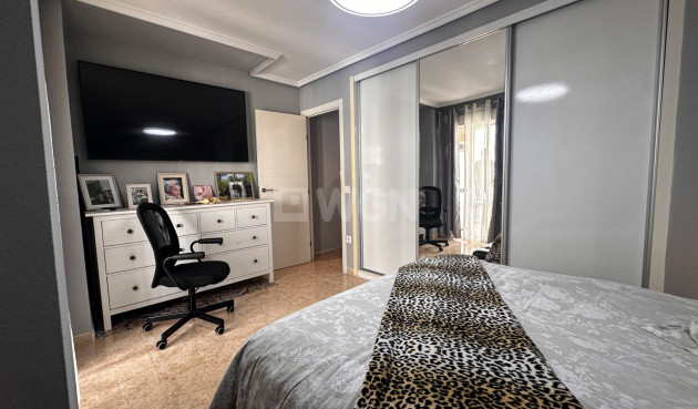 Odsprzedaż - Mieszkanie w bloku - Torrevieja - Costa Blanca