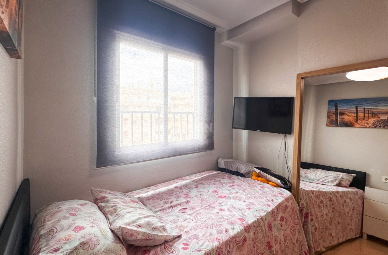 Odsprzedaż - Mieszkanie w bloku - Torrevieja - Costa Blanca