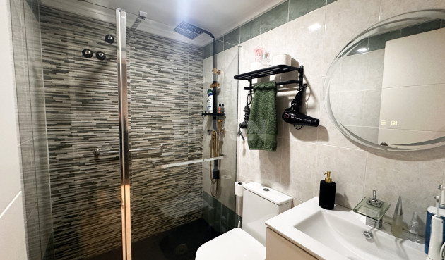 Odsprzedaż - Mieszkanie w bloku - Torrevieja - Costa Blanca