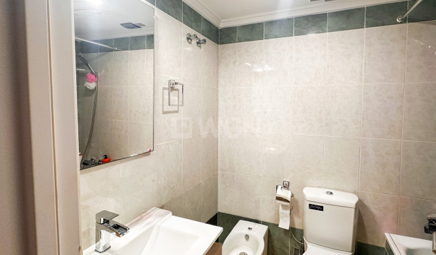 Odsprzedaż - Mieszkanie w bloku - Torrevieja - Costa Blanca