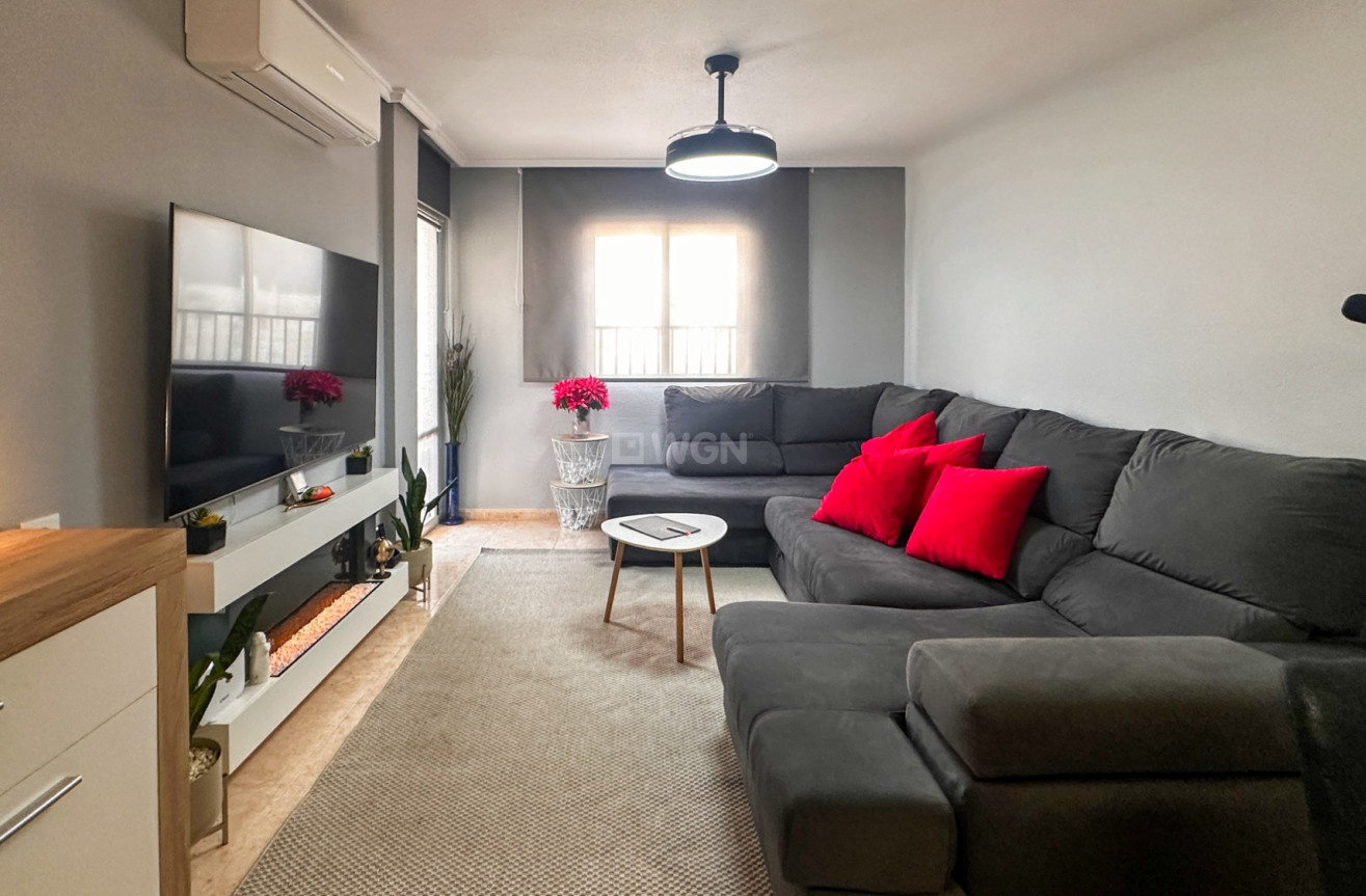 Odsprzedaż - Mieszkanie w bloku - Torrevieja - Costa Blanca