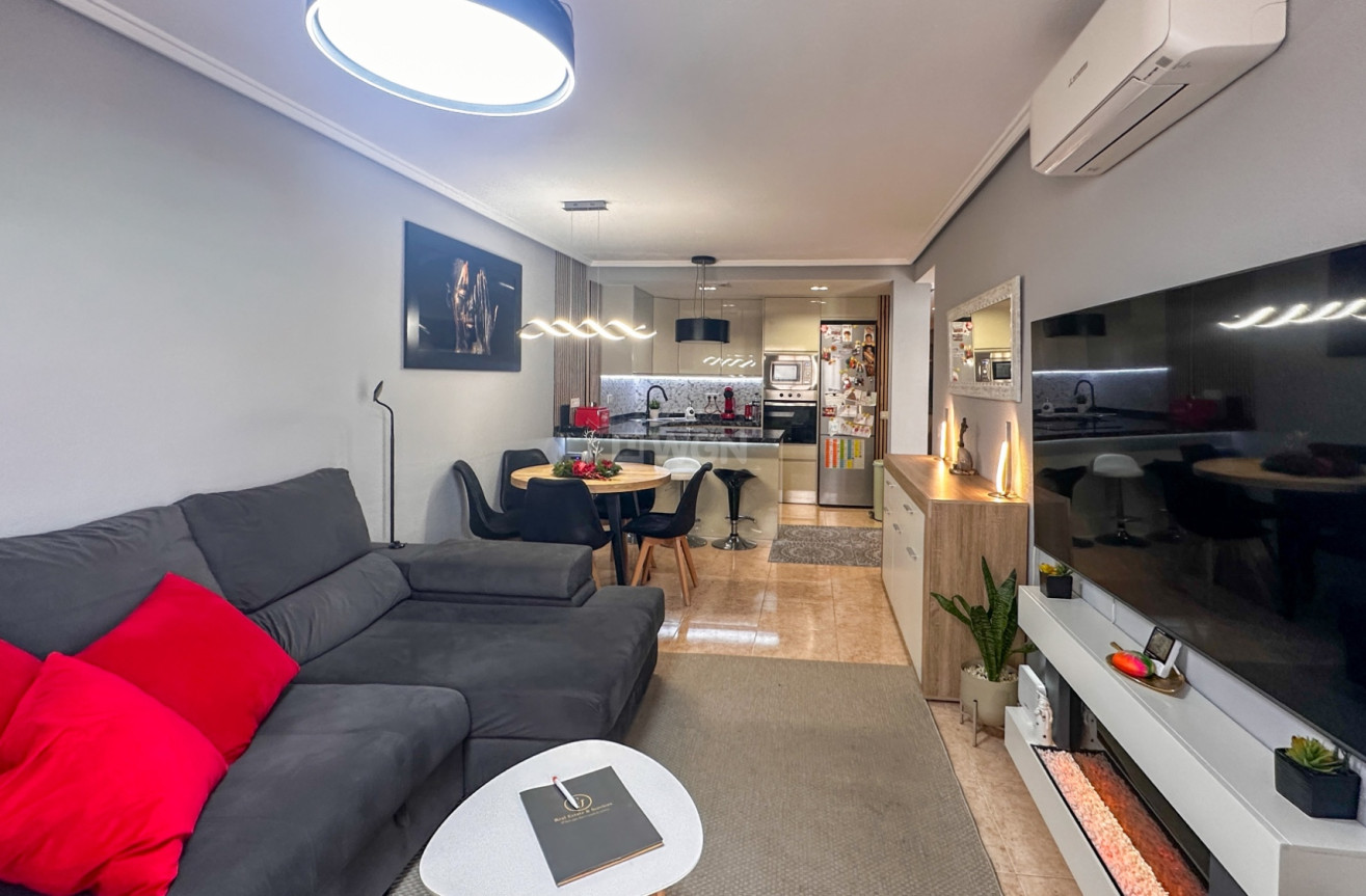 Odsprzedaż - Mieszkanie w bloku - Torrevieja - Costa Blanca