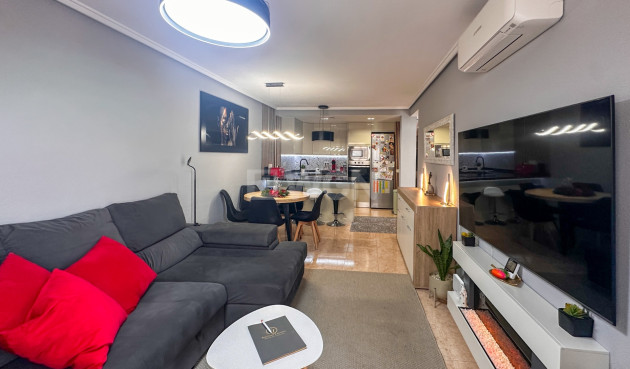 Odsprzedaż - Mieszkanie w bloku - Torrevieja - Costa Blanca