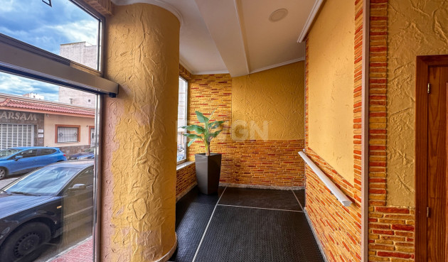 Odsprzedaż - Mieszkanie w bloku - Torrevieja - Costa Blanca