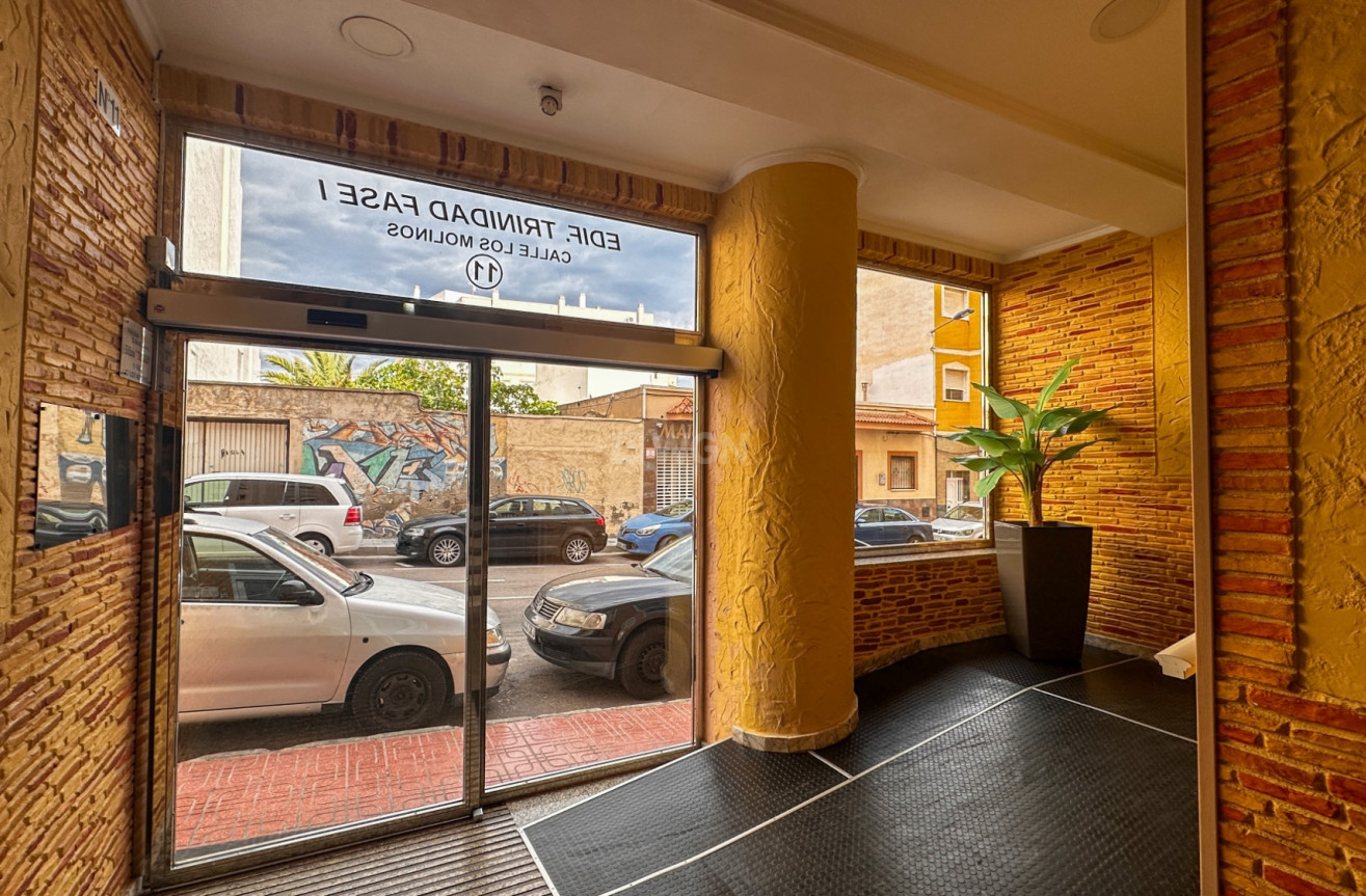 Odsprzedaż - Mieszkanie w bloku - Torrevieja - Costa Blanca