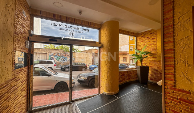 Odsprzedaż - Mieszkanie w bloku - Torrevieja - Costa Blanca