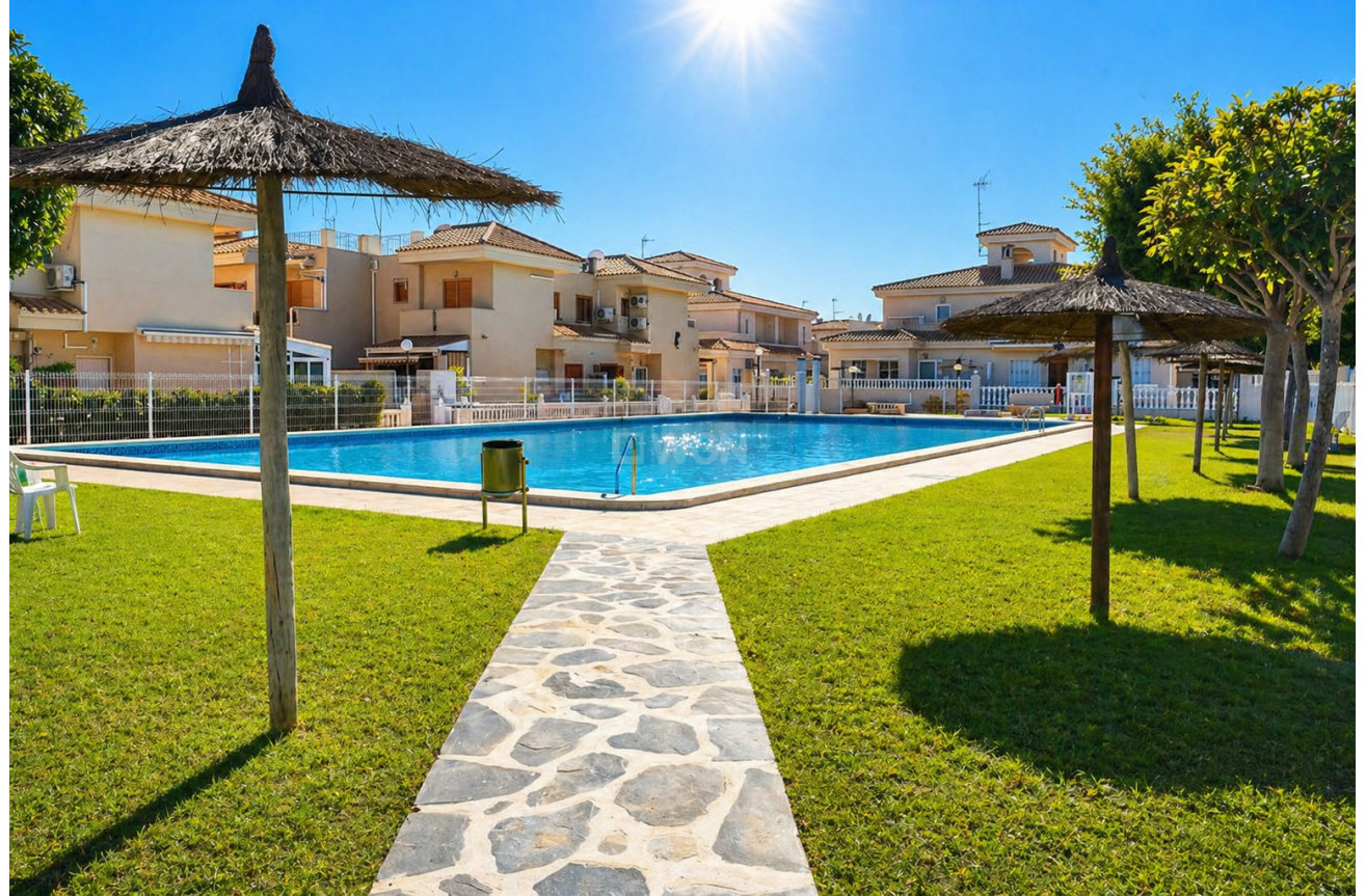 Odsprzedaż - Mieszkanie w bloku - Orihuela Costa - Costa Blanca