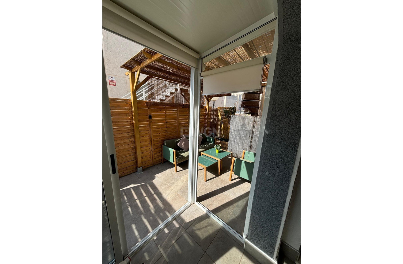 Odsprzedaż - Bungalow - Torrevieja - Los Balcones