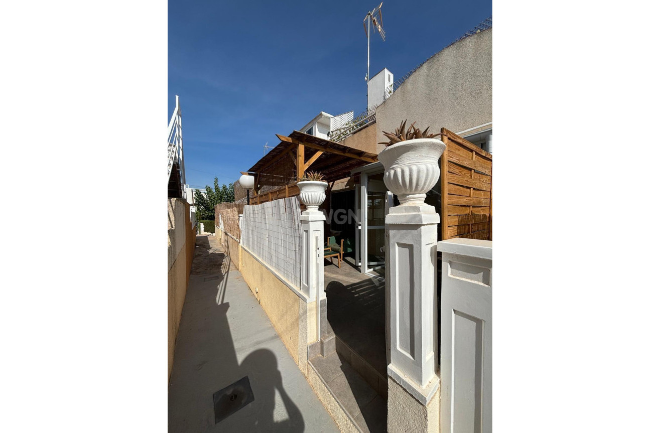 Odsprzedaż - Bungalow - Torrevieja - Los Balcones