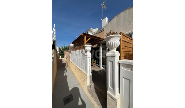 Odsprzedaż - Bungalow - Torrevieja - Los Balcones
