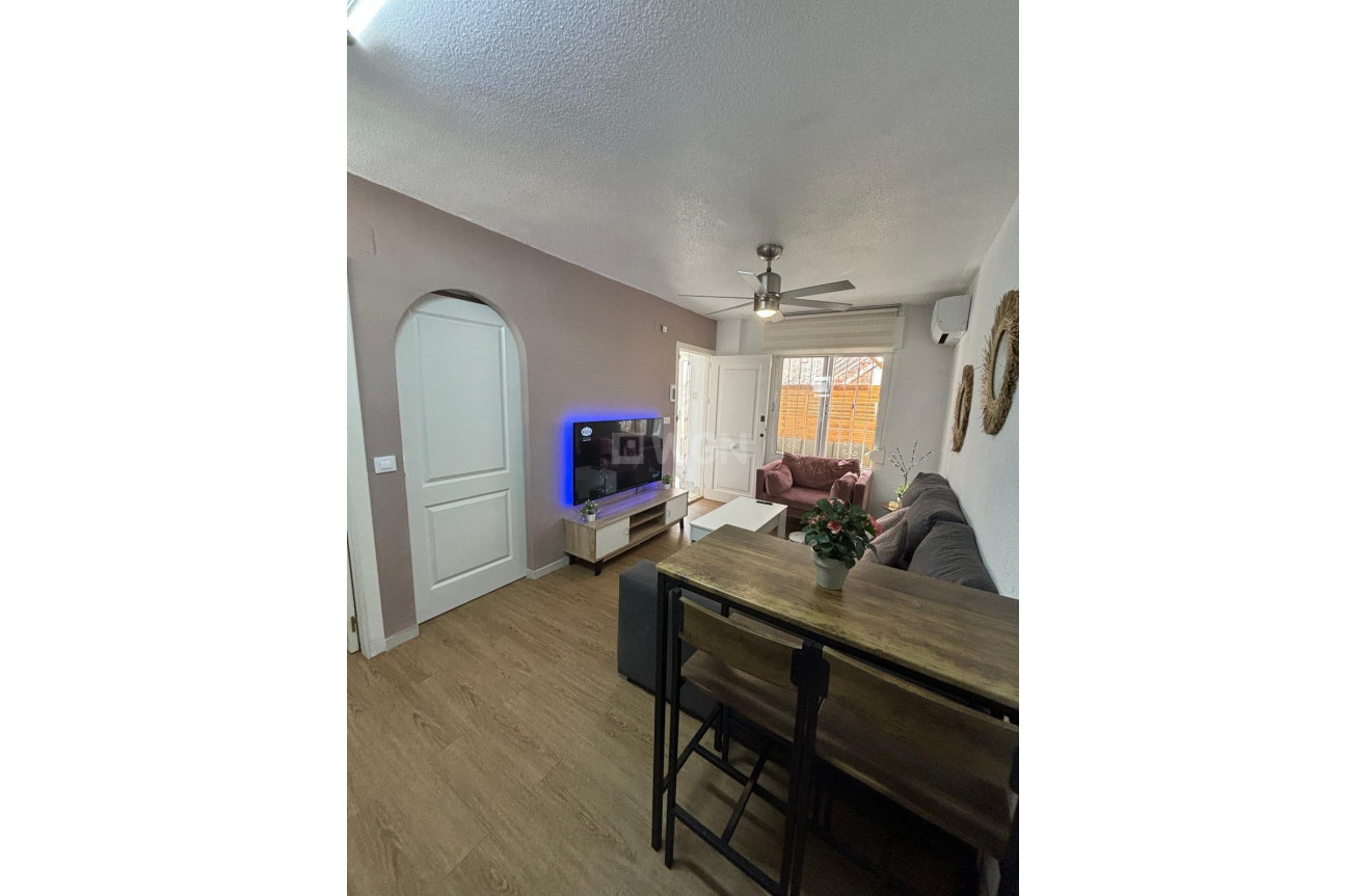 Odsprzedaż - Bungalow - Torrevieja - Los Balcones