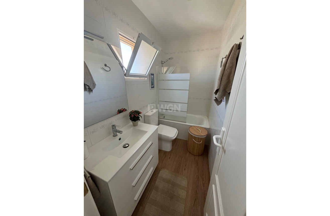 Odsprzedaż - Bungalow - Torrevieja - Los Balcones