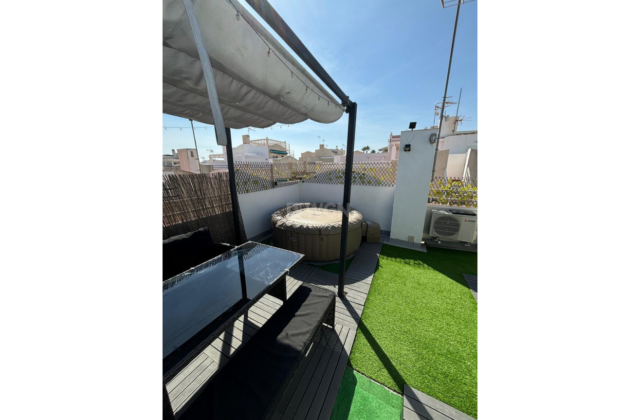 Odsprzedaż - Bungalow - Torrevieja - Los Balcones