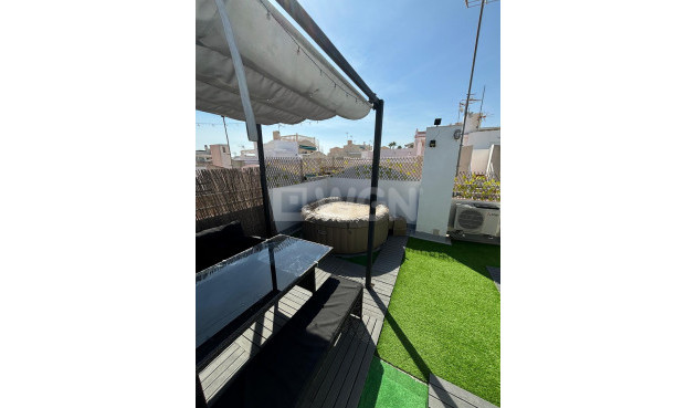 Odsprzedaż - Bungalow - Torrevieja - Los Balcones