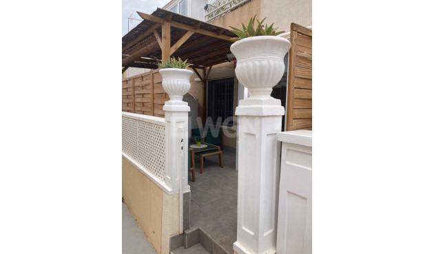 Odsprzedaż - Bungalow - Torrevieja - Los Balcones