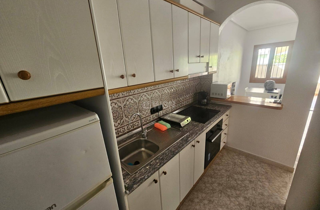 Odsprzedaż - Bungalow - Orihuela Costa - La Zenia