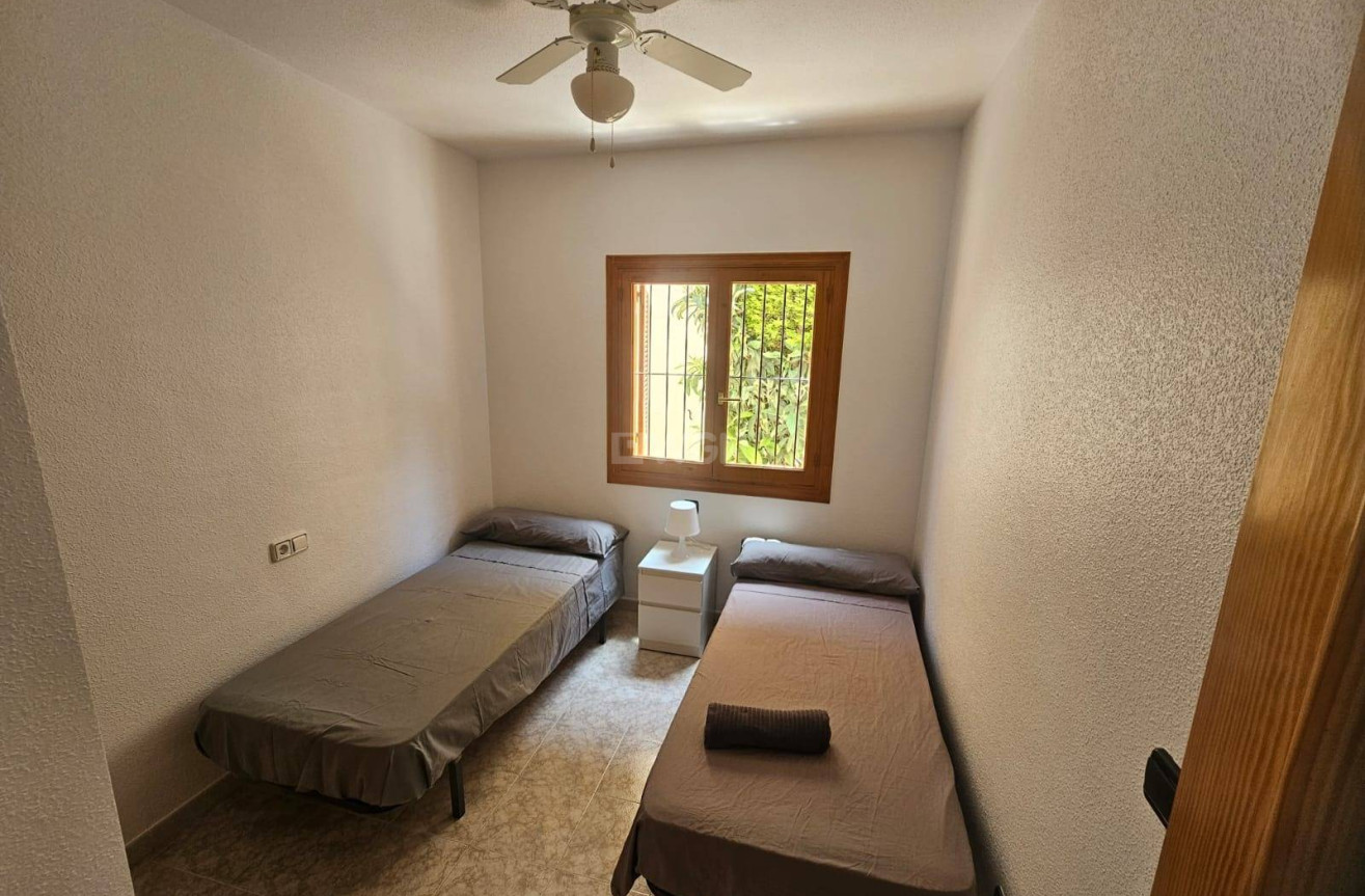 Odsprzedaż - Bungalow - Orihuela Costa - La Zenia
