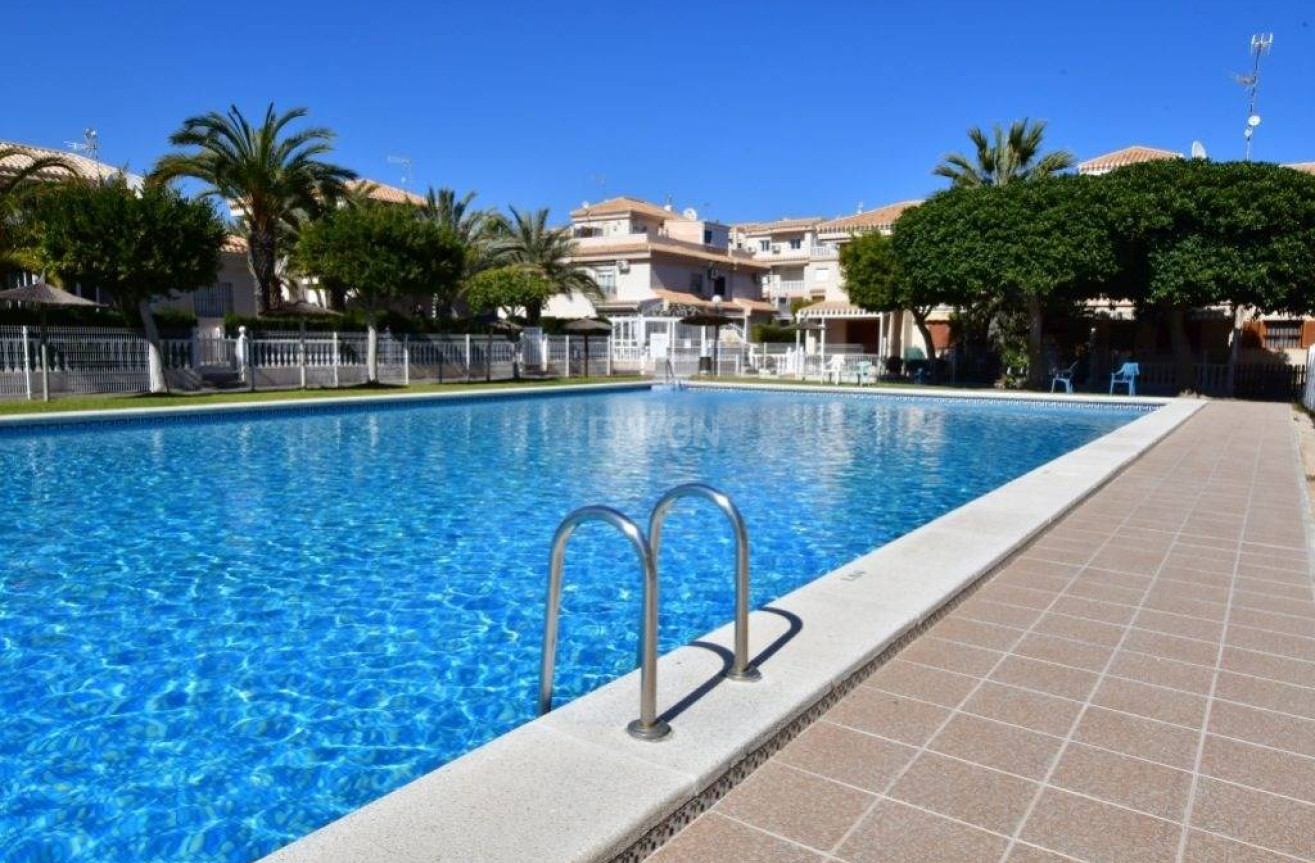 Odsprzedaż - Bungalow - Orihuela Costa - La Zenia