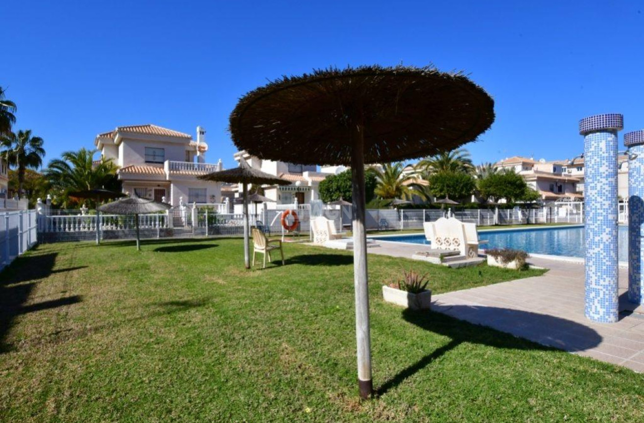 Odsprzedaż - Mieszkanie w bloku - Orihuela Costa - La Zenia