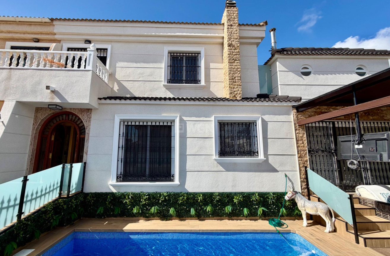 Odsprzedaż - Villa - Orihuela Costa - La Zenia