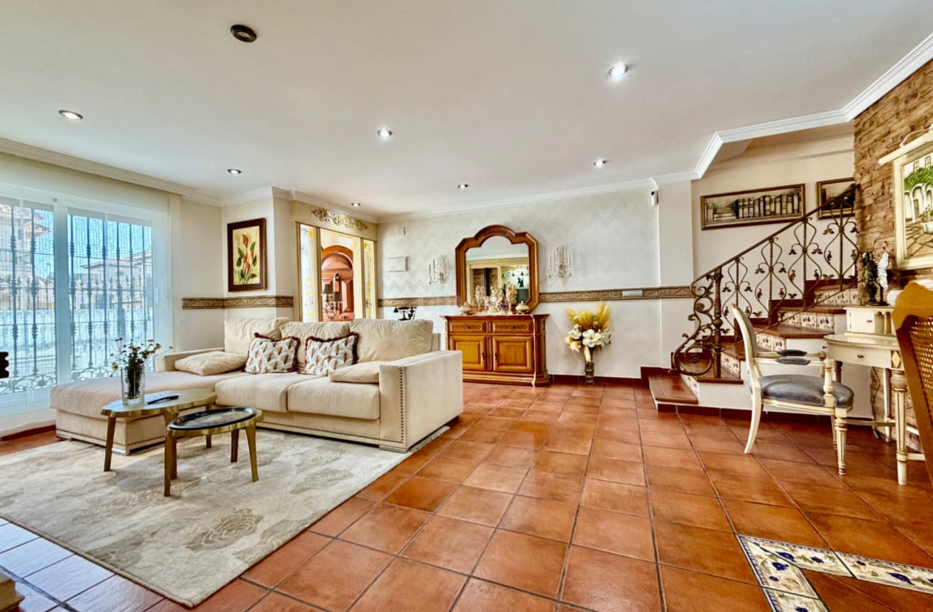 Odsprzedaż - Villa - Orihuela Costa - La Zenia