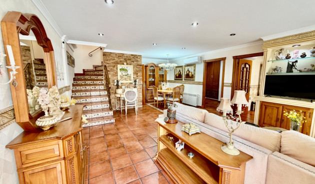 Odsprzedaż - Villa - Orihuela Costa - La Zenia