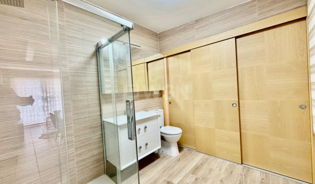 Odsprzedaż - Villa - Orihuela Costa - La Zenia