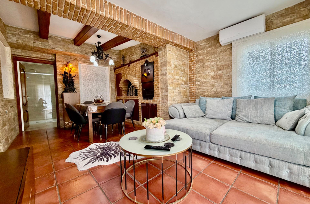 Odsprzedaż - Villa - Orihuela Costa - La Zenia